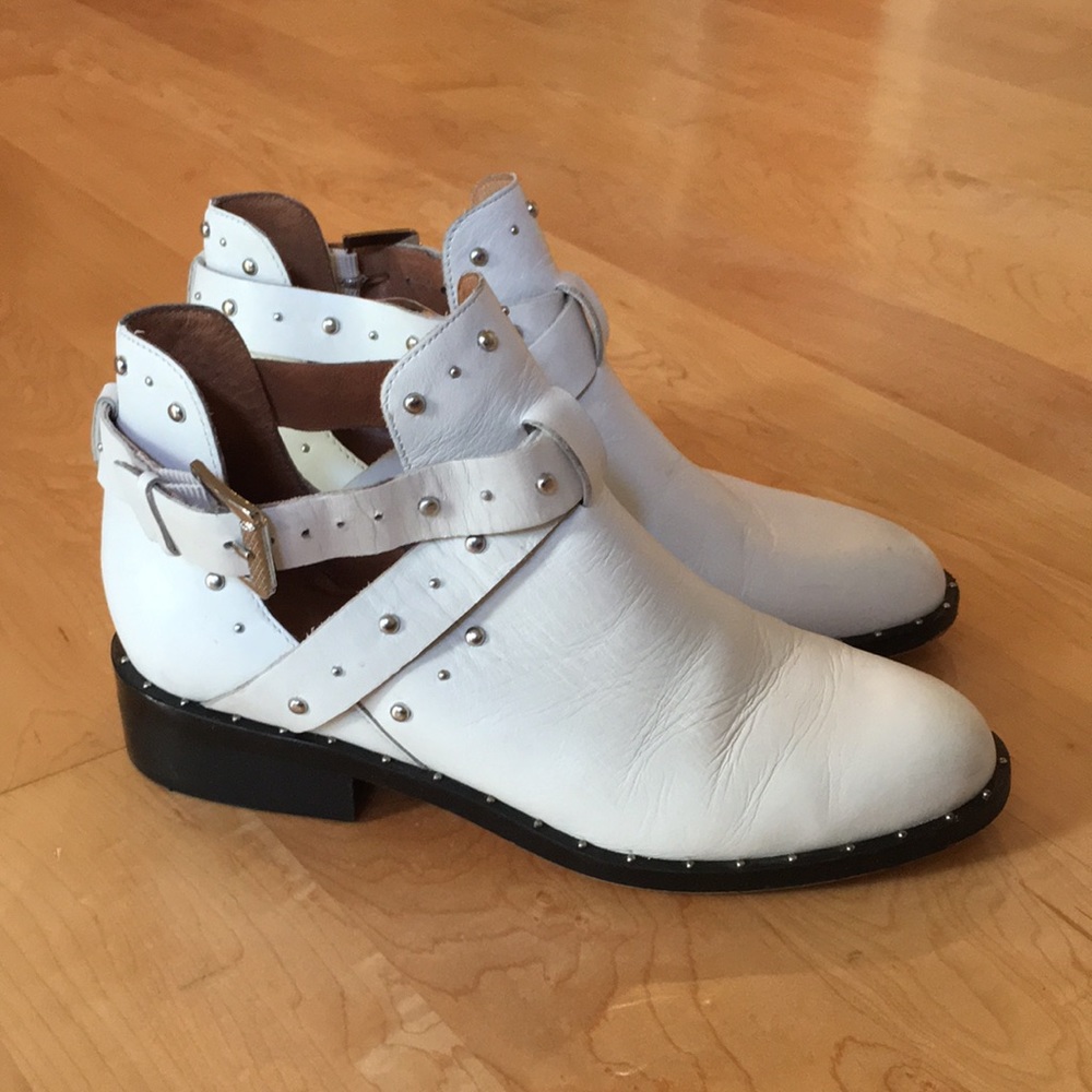 HALOGEN | White Leather Studded Moto Booties